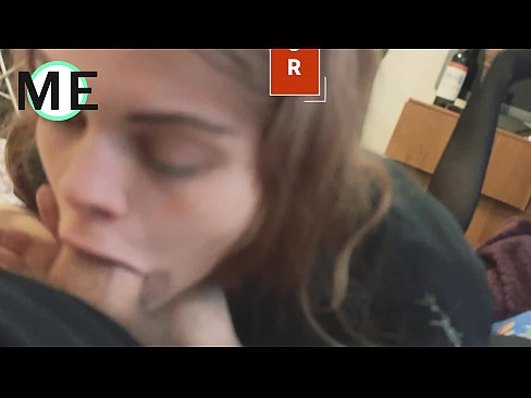 ❤️ Πούτσος στο λαιμό της, σκισμένο καλσόν και σκισμένα τακούνια Πορνό βίντεο ❌️❤